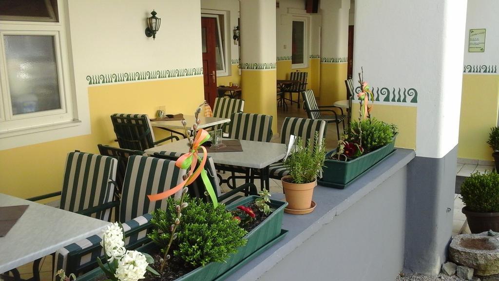 Gasthof Zum Goldenen Pflug Amstetten Ngoại thất bức ảnh