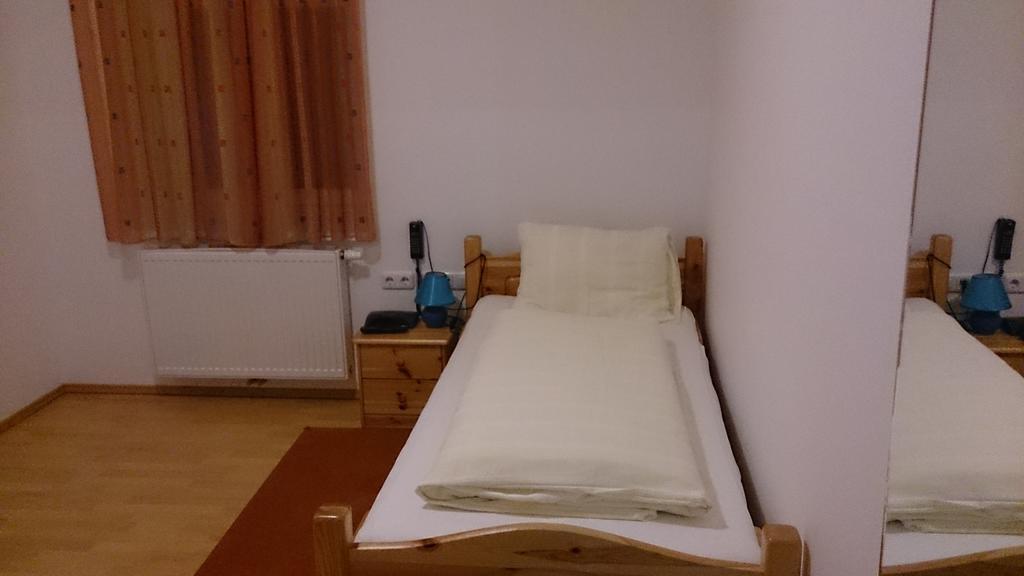 Gasthof Zum Goldenen Pflug Amstetten Phòng bức ảnh