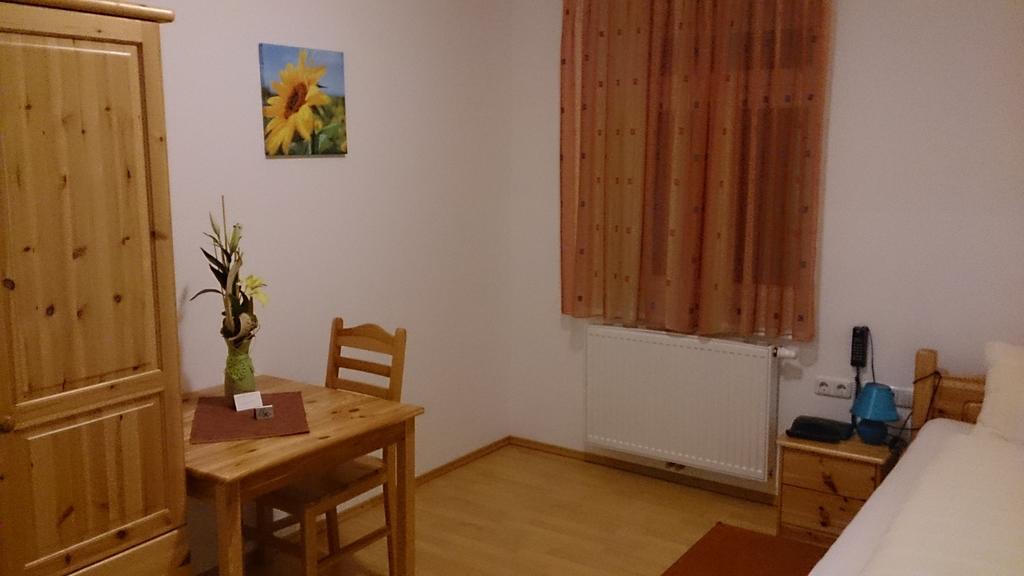 Gasthof Zum Goldenen Pflug Amstetten Phòng bức ảnh